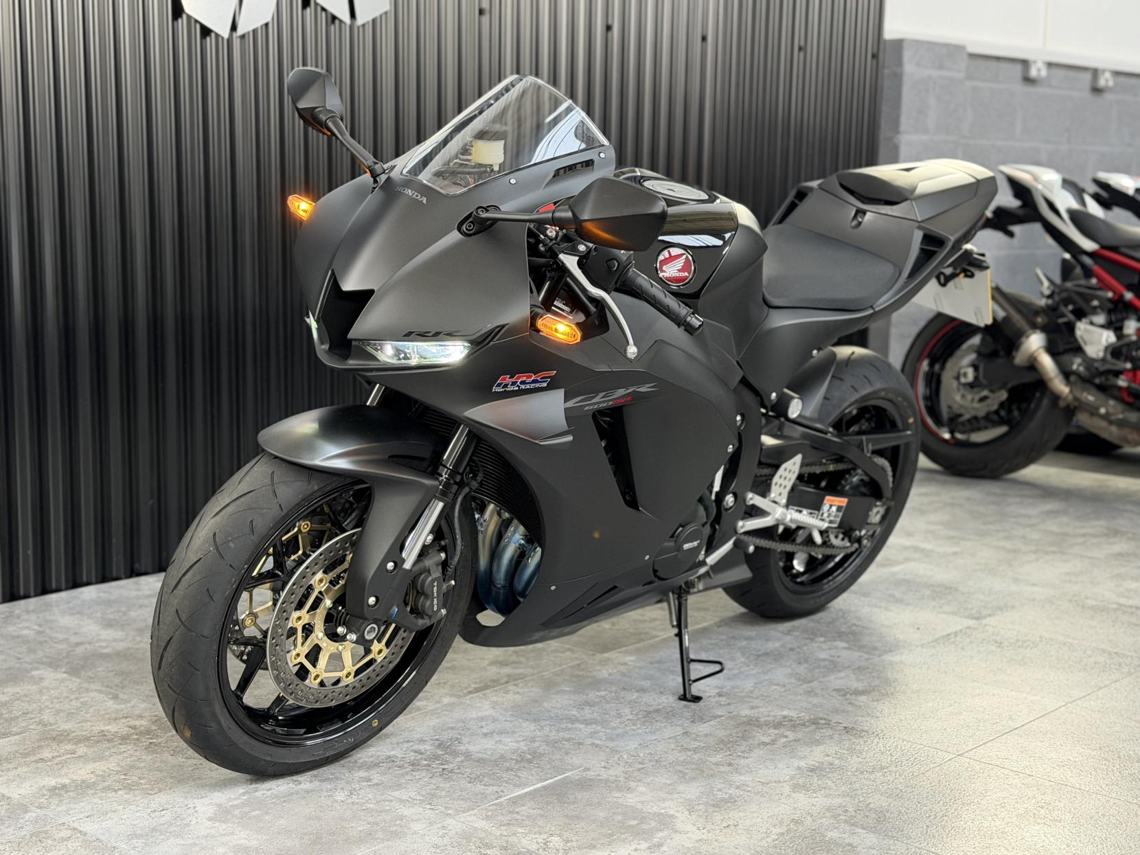 Honda CBR600RR 600 Super Sports Petrol Manual Euro 5 (121 ps)