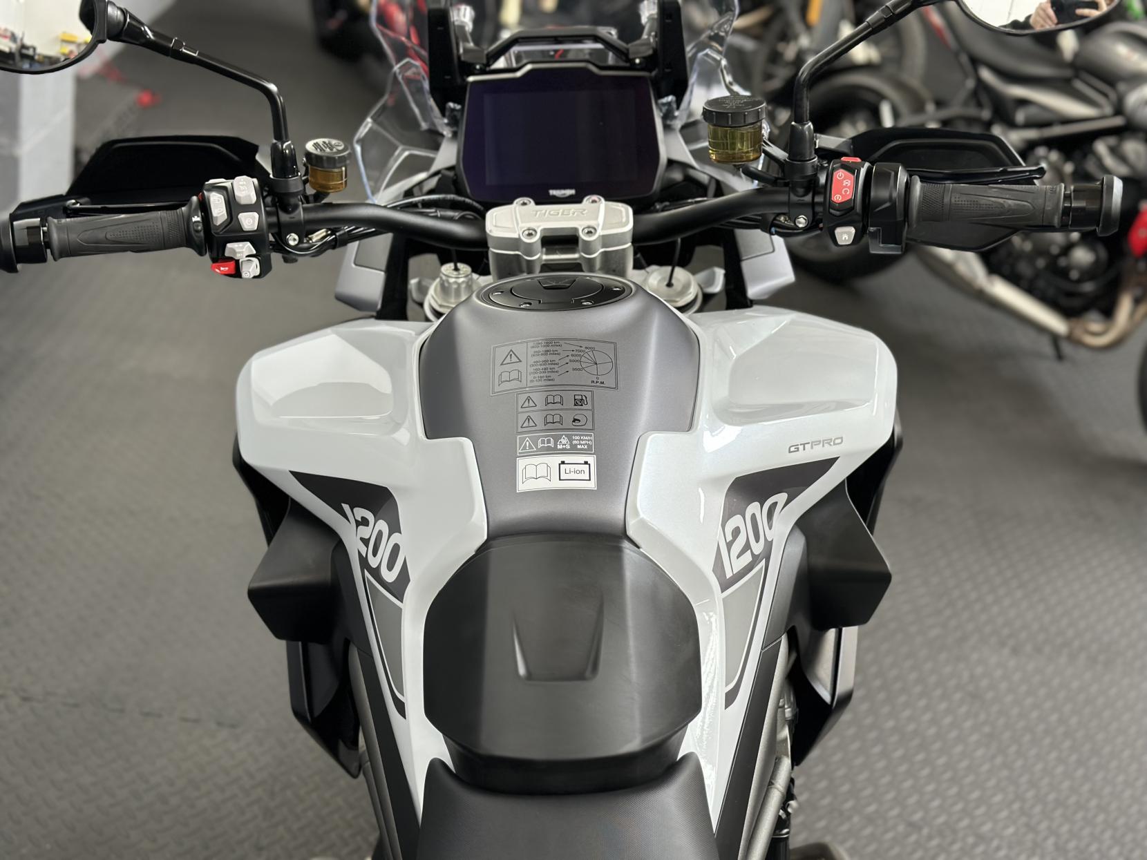 Triumph Tiger 1200 1200 GT Pro Adventure Petrol Manual Euro 5 (150 ps)