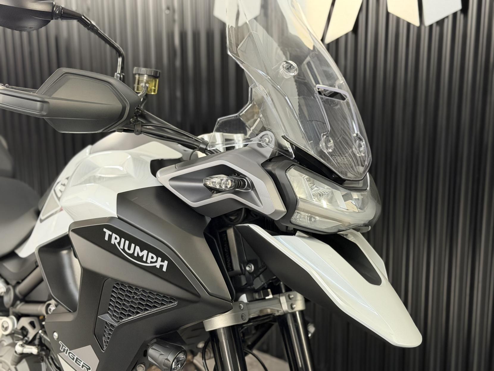 Triumph Tiger 1200 1200 GT Pro Adventure Petrol Manual Euro 5 (150 ps)