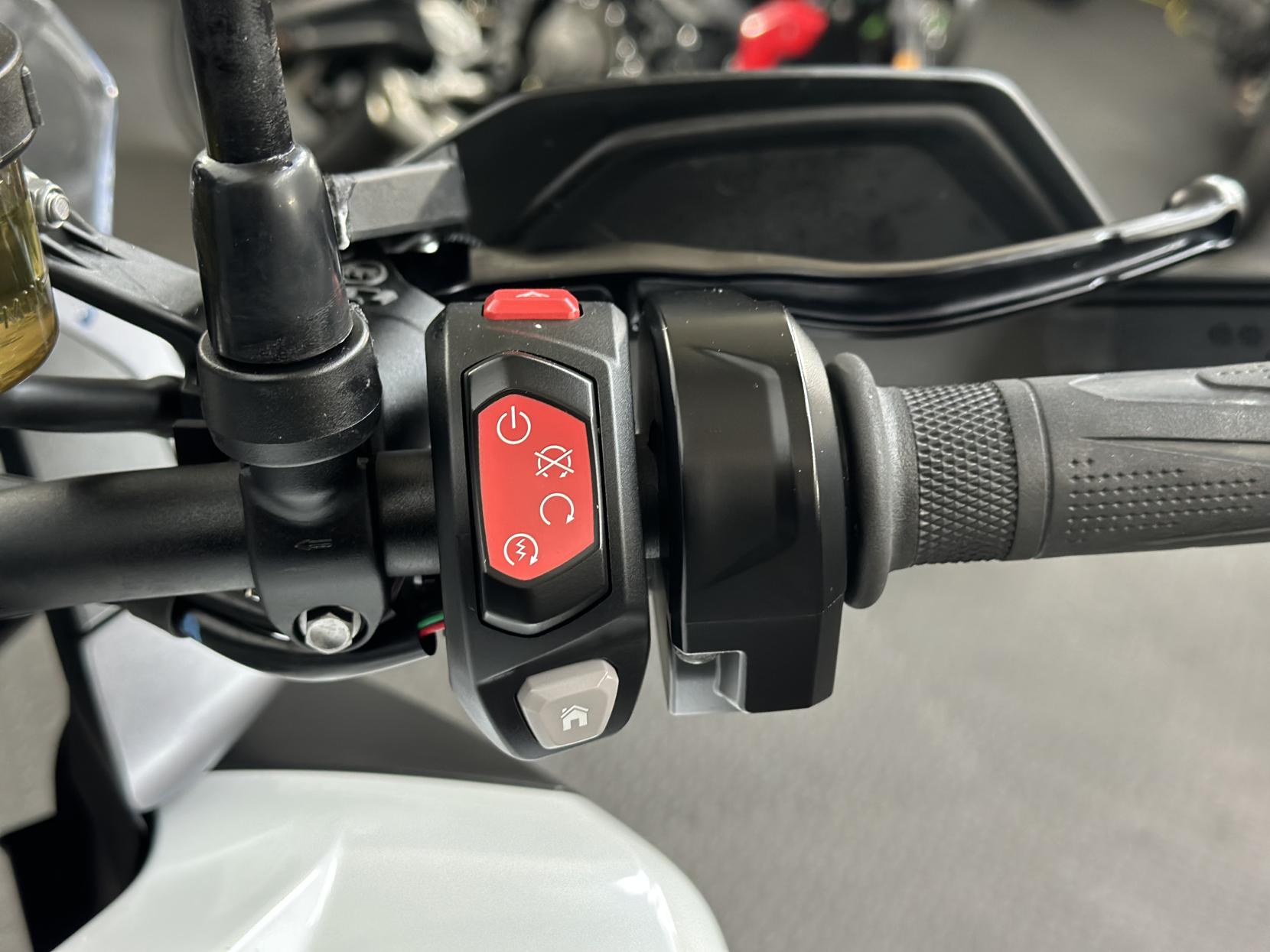 Triumph Tiger 1200 1200 GT Pro Adventure Petrol Manual Euro 5 (150 ps)