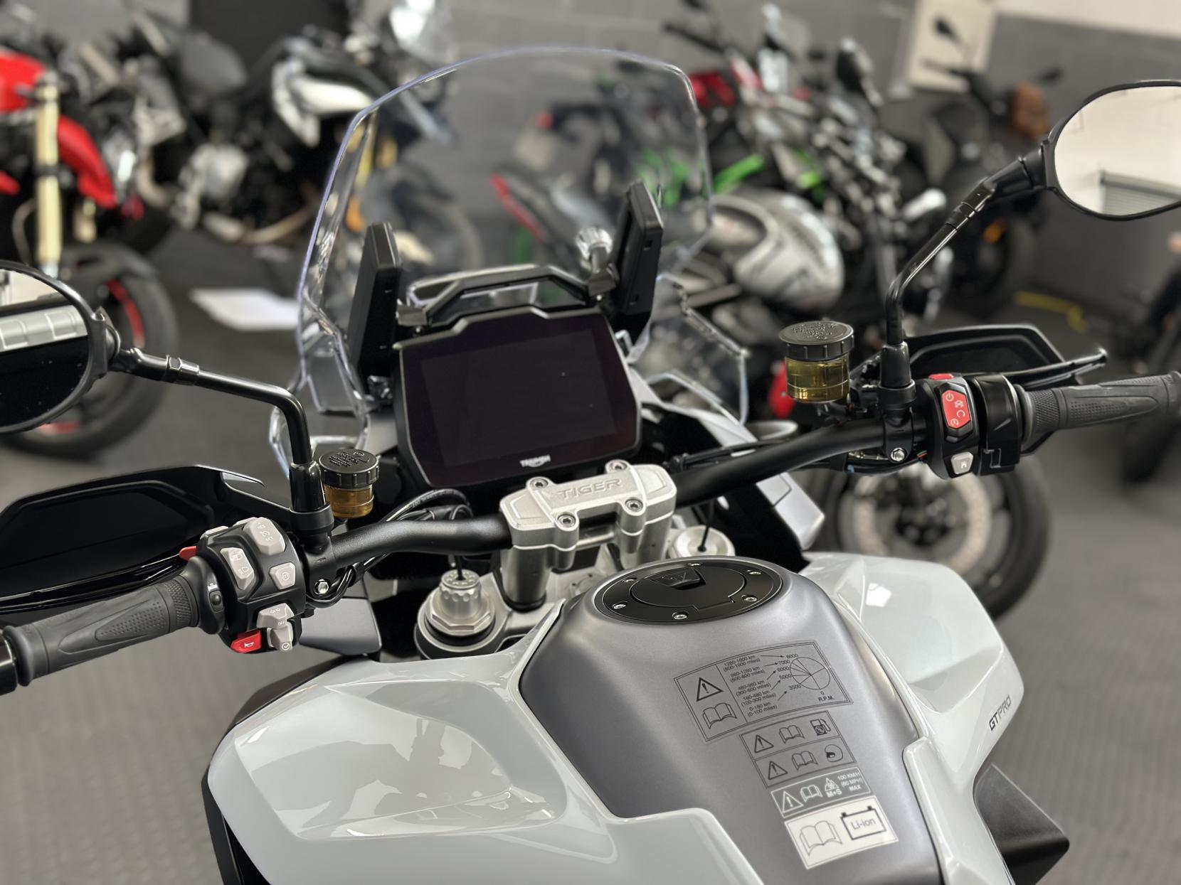 Triumph Tiger 1200 1200 GT Pro Adventure Petrol Manual Euro 5 (150 ps)