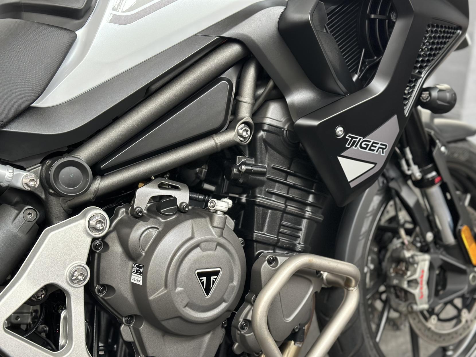 Triumph Tiger 1200 1200 GT Pro Adventure Petrol Manual Euro 5 (150 ps)