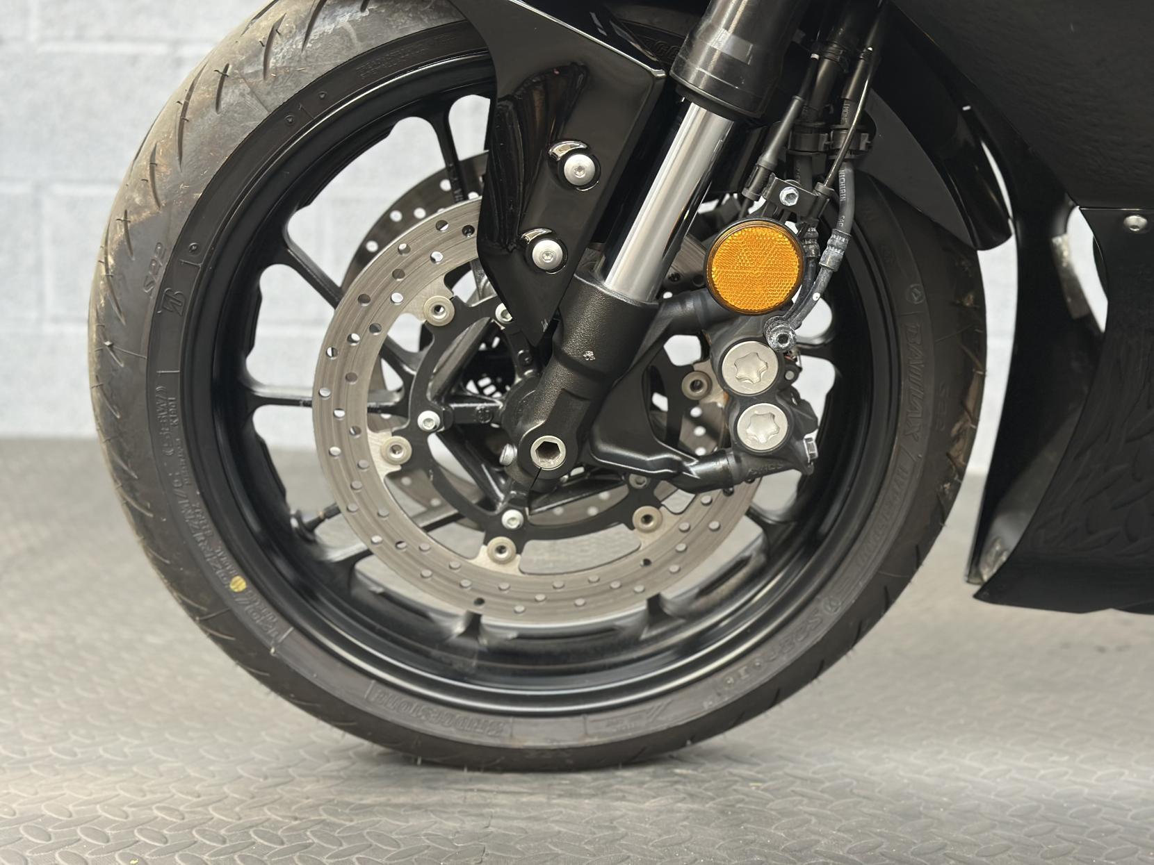 Yamaha R7 700 Super Sports Petrol Manual Euro 5 (73 ps)