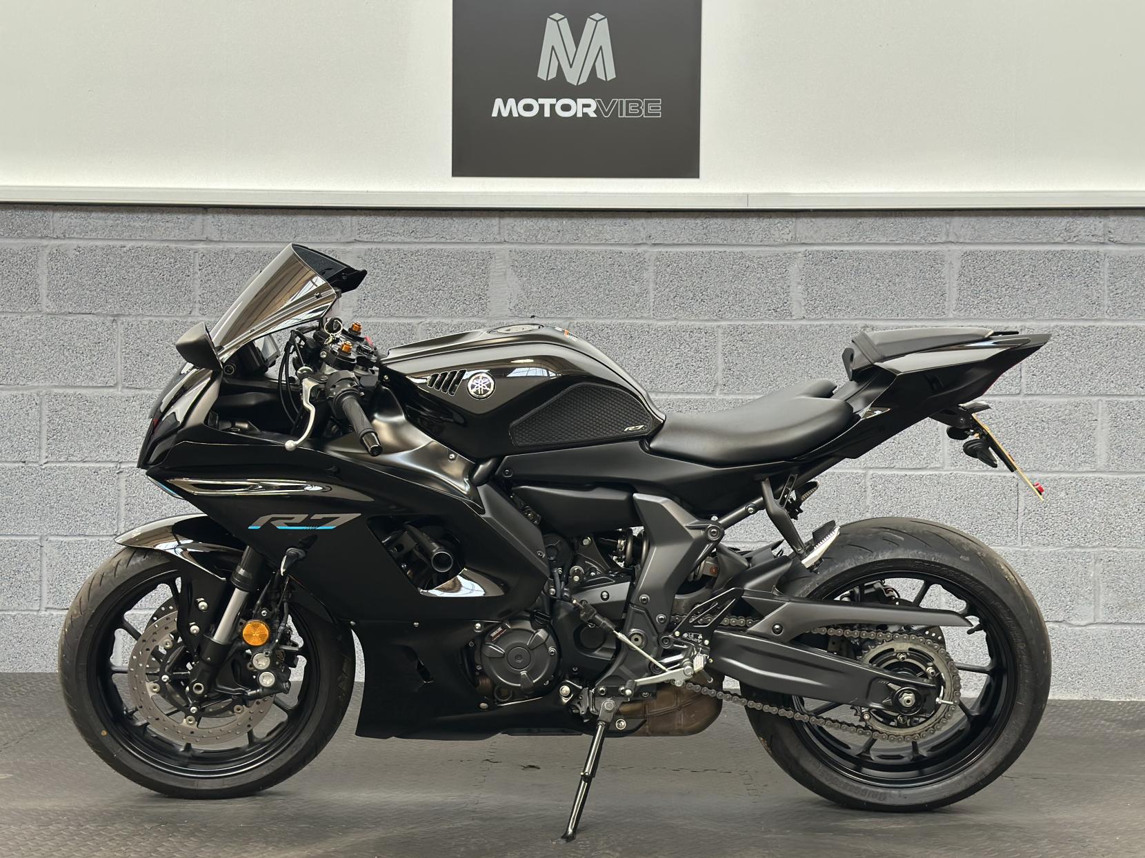 Yamaha R7 700 Super Sports Petrol Manual Euro 5 (73 ps)