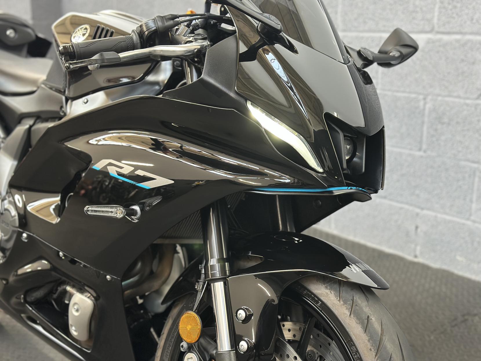 Yamaha R7 700 Super Sports Petrol Manual Euro 5 (73 ps)