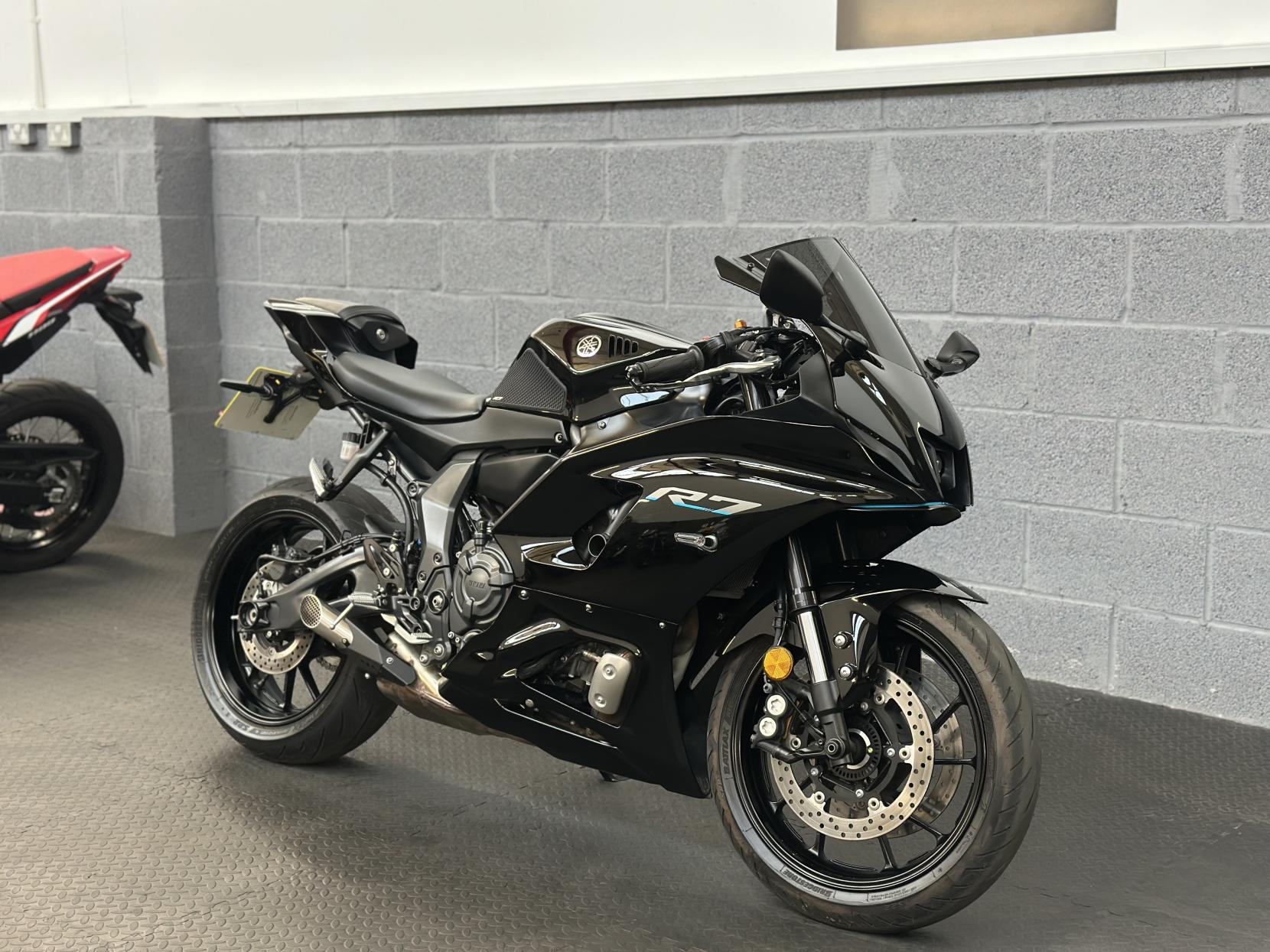 Yamaha R7 700 Super Sports Petrol Manual Euro 5 (73 ps)