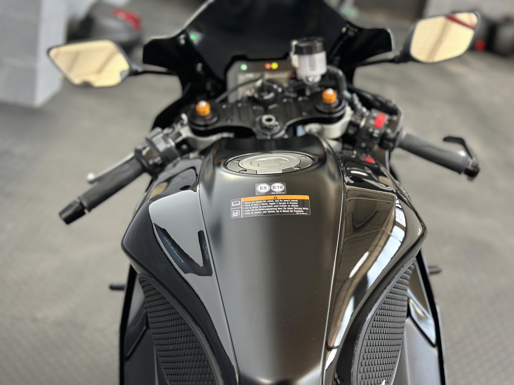 Yamaha R7 700 Super Sports Petrol Manual Euro 5 (73 ps)