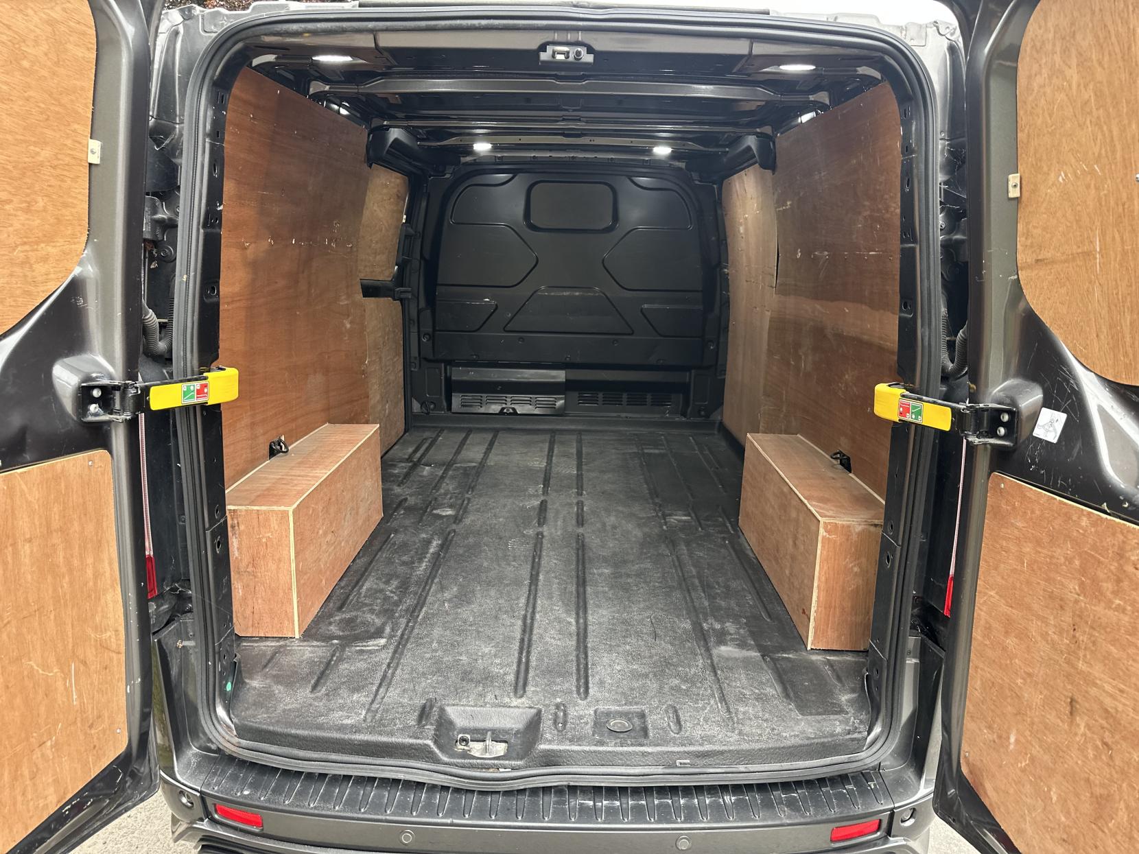 Ford Transit Custom 2.0 300 EcoBlue Limited Panel Van 5dr Diesel Manual L2 H1 Euro 6 (s/s) (130 ps)