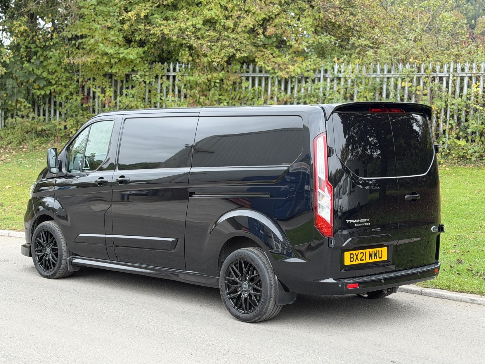 Ford Transit Custom 2.0 300 EcoBlue Limited Panel Van 5dr Diesel Auto L2 H1 Euro 6 (s/s) (130 ps)