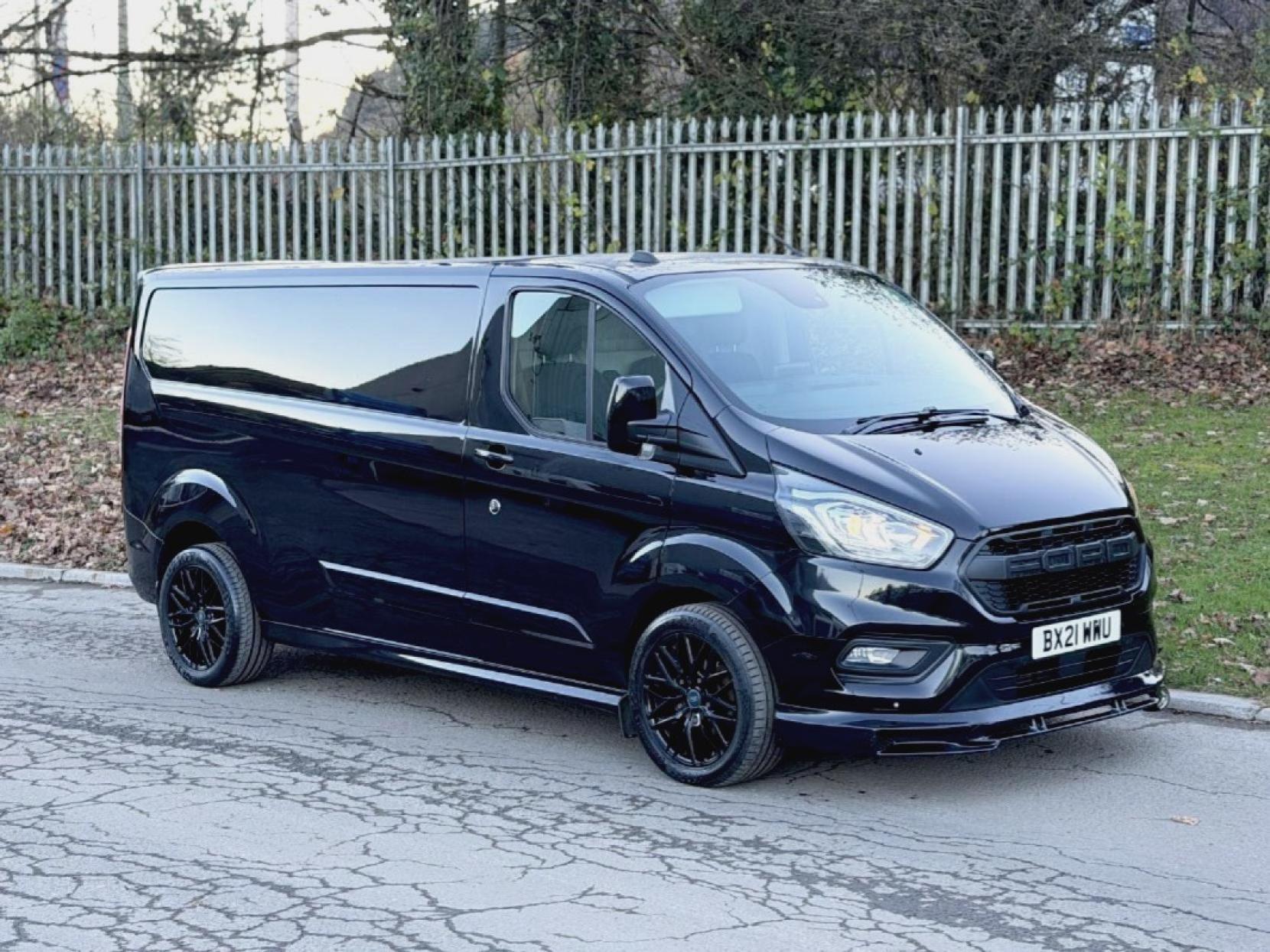 Ford Transit Custom 2.0 300 EcoBlue Limited Panel Van 5dr Diesel Auto L2 H1 Euro 6 (s/s) (130 ps)