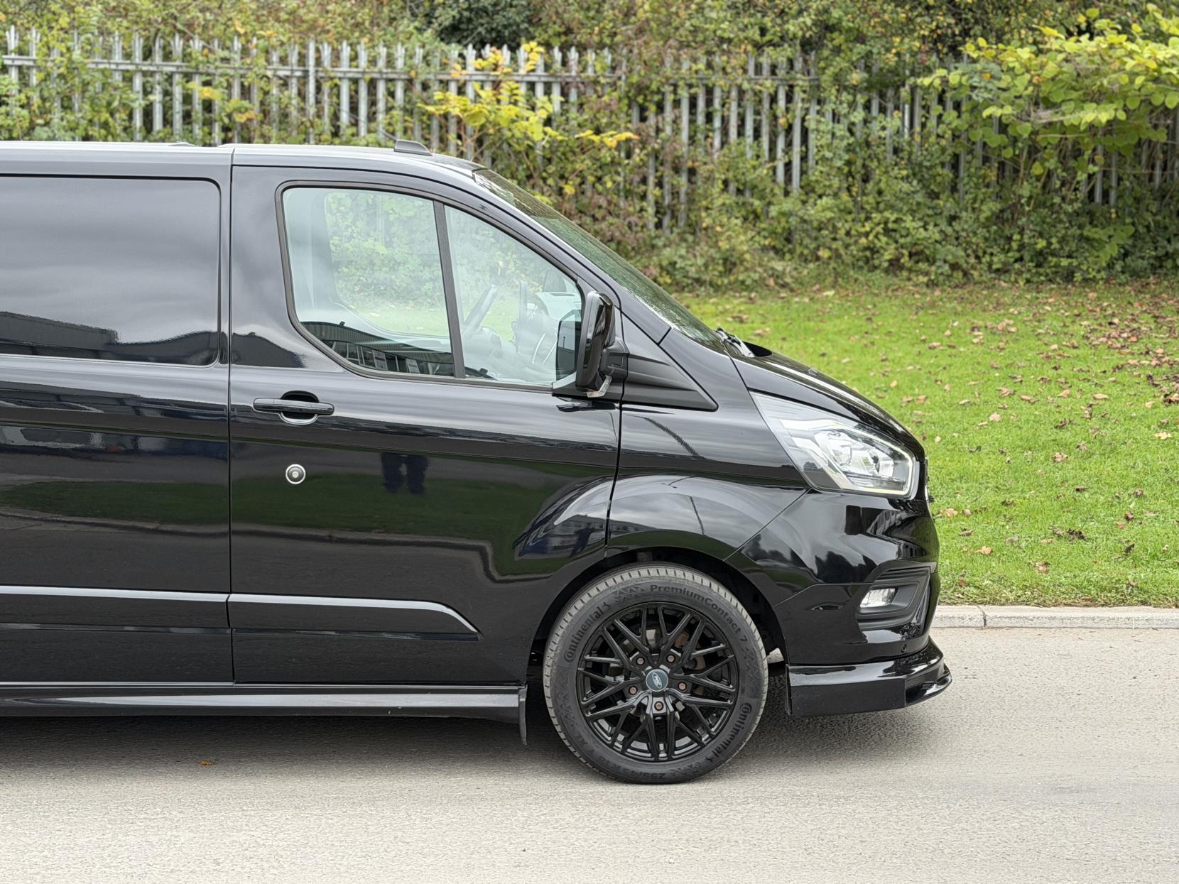 Ford Transit Custom 2.0 300 EcoBlue Limited Panel Van 5dr Diesel Auto L2 H1 Euro 6 (s/s) (130 ps)