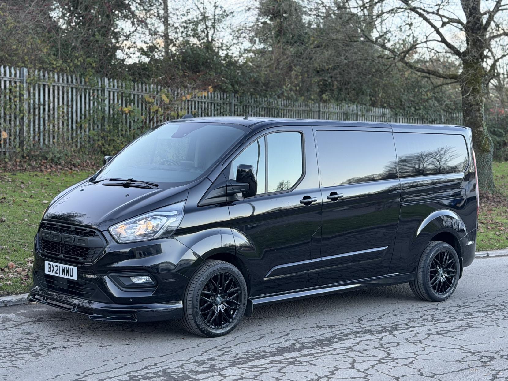 Ford Transit Custom 2.0 300 EcoBlue Limited Panel Van 5dr Diesel Auto L2 H1 Euro 6 (s/s) (130 ps)