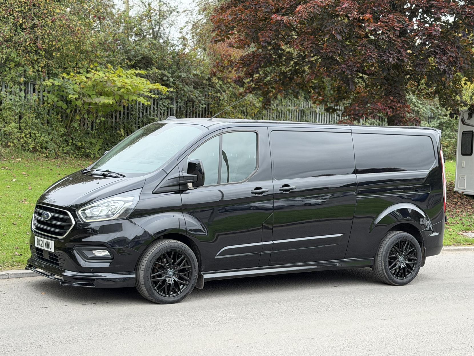 Ford Transit Custom 2.0 300 EcoBlue Limited Panel Van 5dr Diesel Auto L2 H1 Euro 6 (s/s) (130 ps)