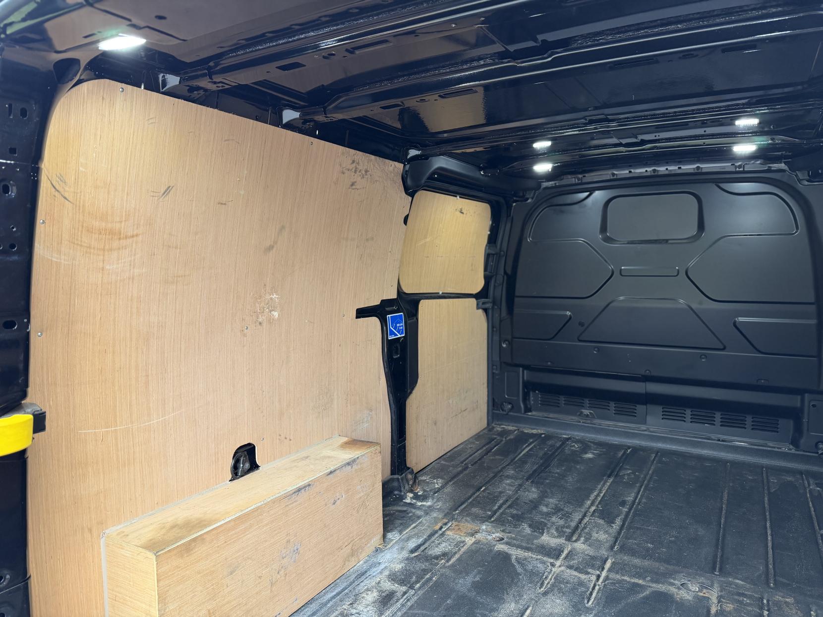 Ford Transit Custom 2.0 300 EcoBlue Limited Panel Van 5dr Diesel Auto L2 H1 Euro 6 (s/s) (130 ps)
