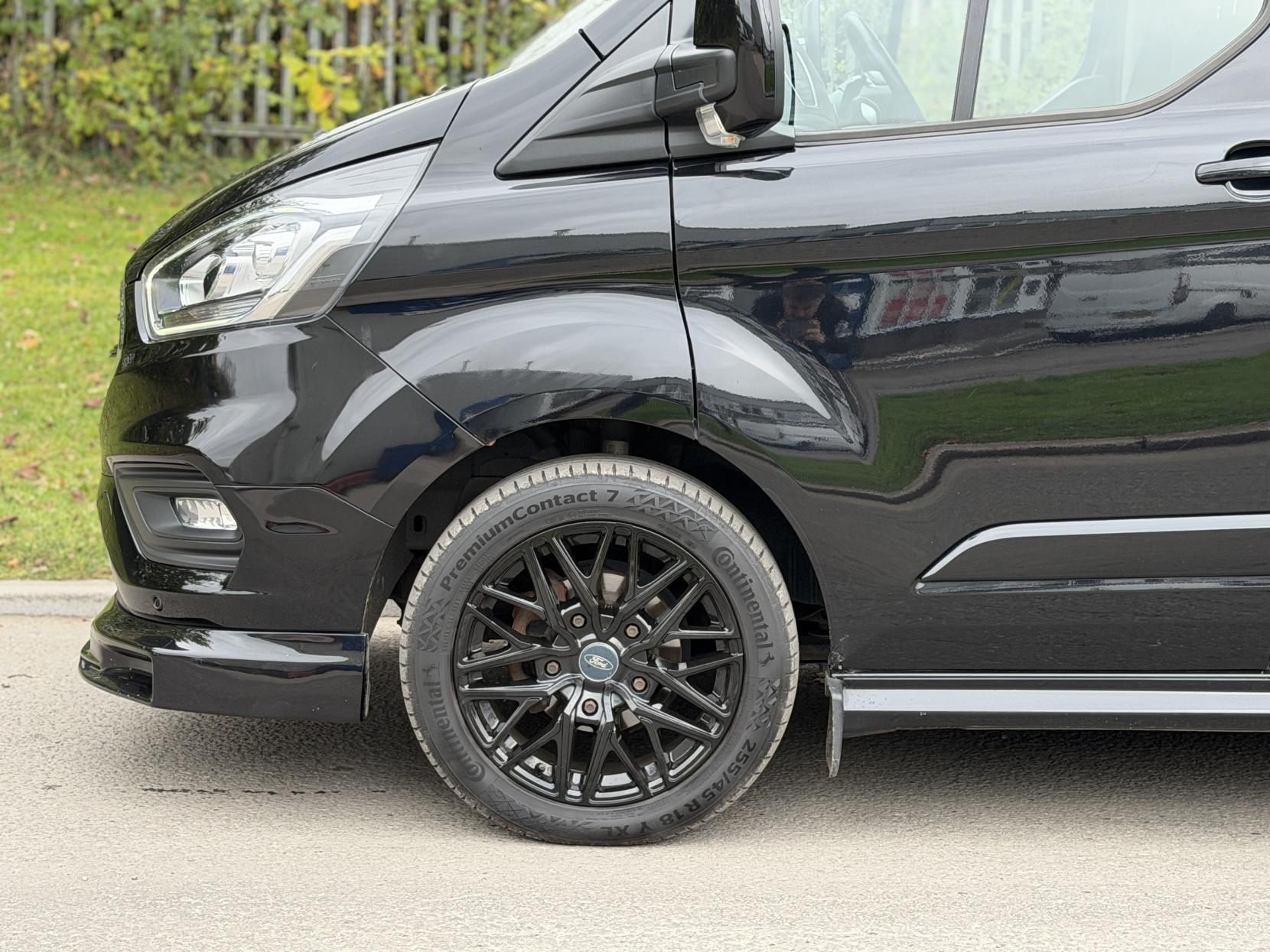 Ford Transit Custom 2.0 300 EcoBlue Limited Panel Van 5dr Diesel Auto L2 H1 Euro 6 (s/s) (130 ps)