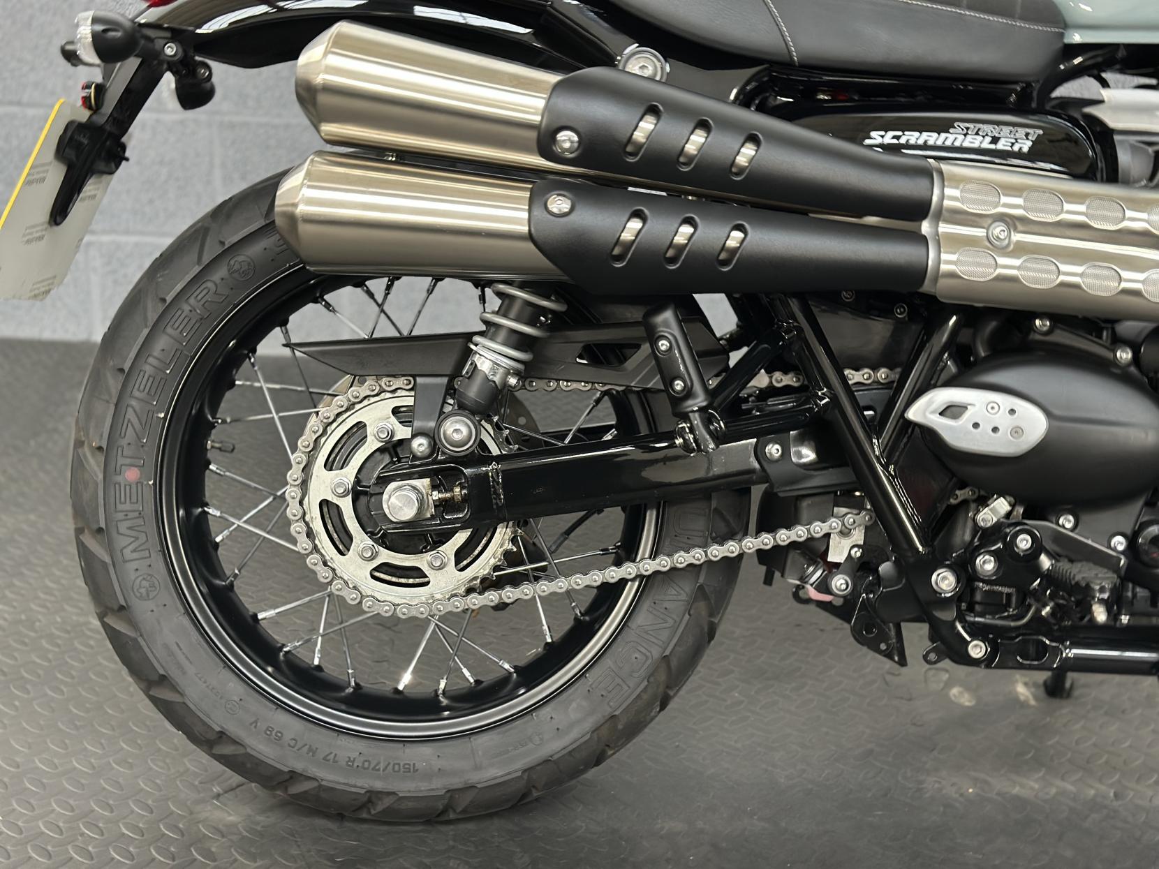 Triumph Street Scrambler 900 Roadster/Retro Petrol Manual Euro 5 (65 ps)