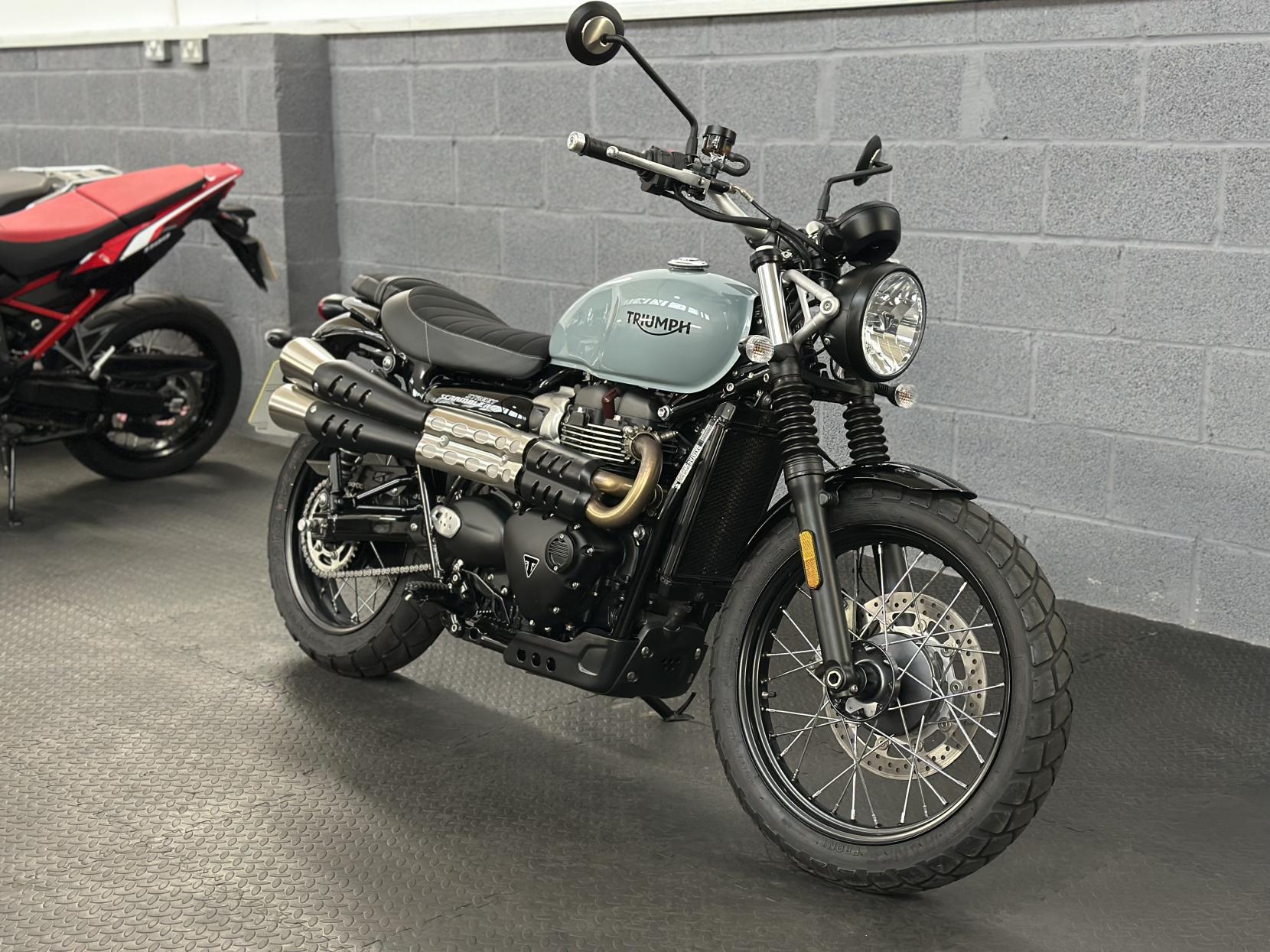 Triumph Street Scrambler 900 Roadster/Retro Petrol Manual Euro