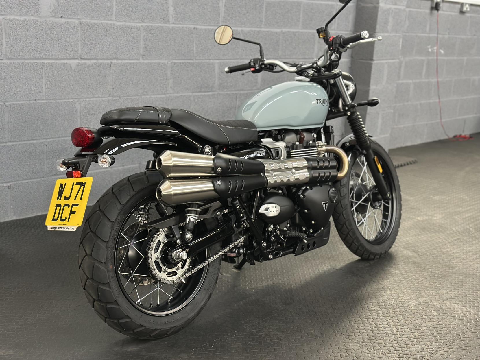Triumph Street Scrambler 900 Roadster/Retro Petrol Manual Euro 5 (65 ps)