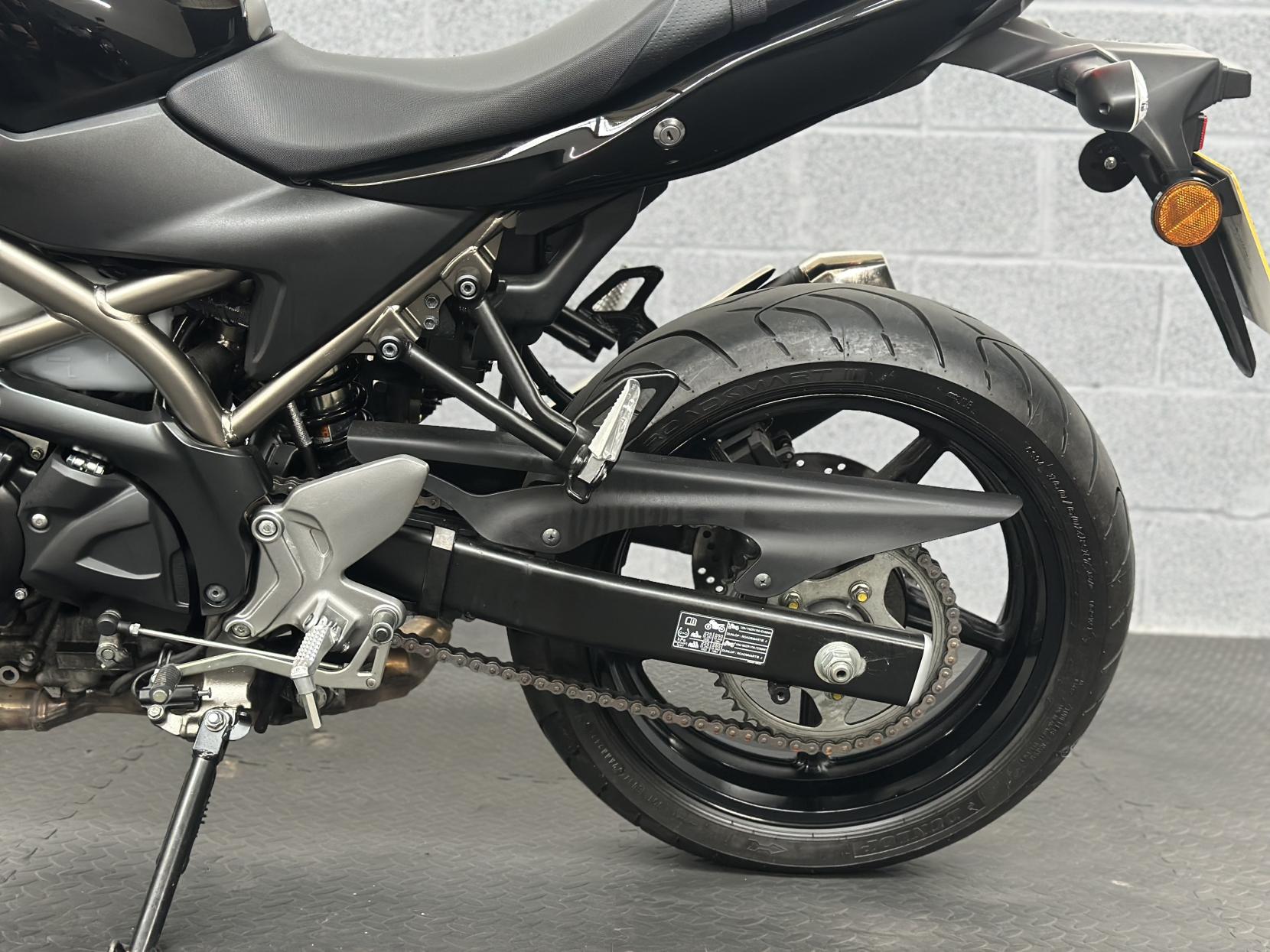 Suzuki SV650 650 Naked Petrol Manual Euro 5 (73 ps)