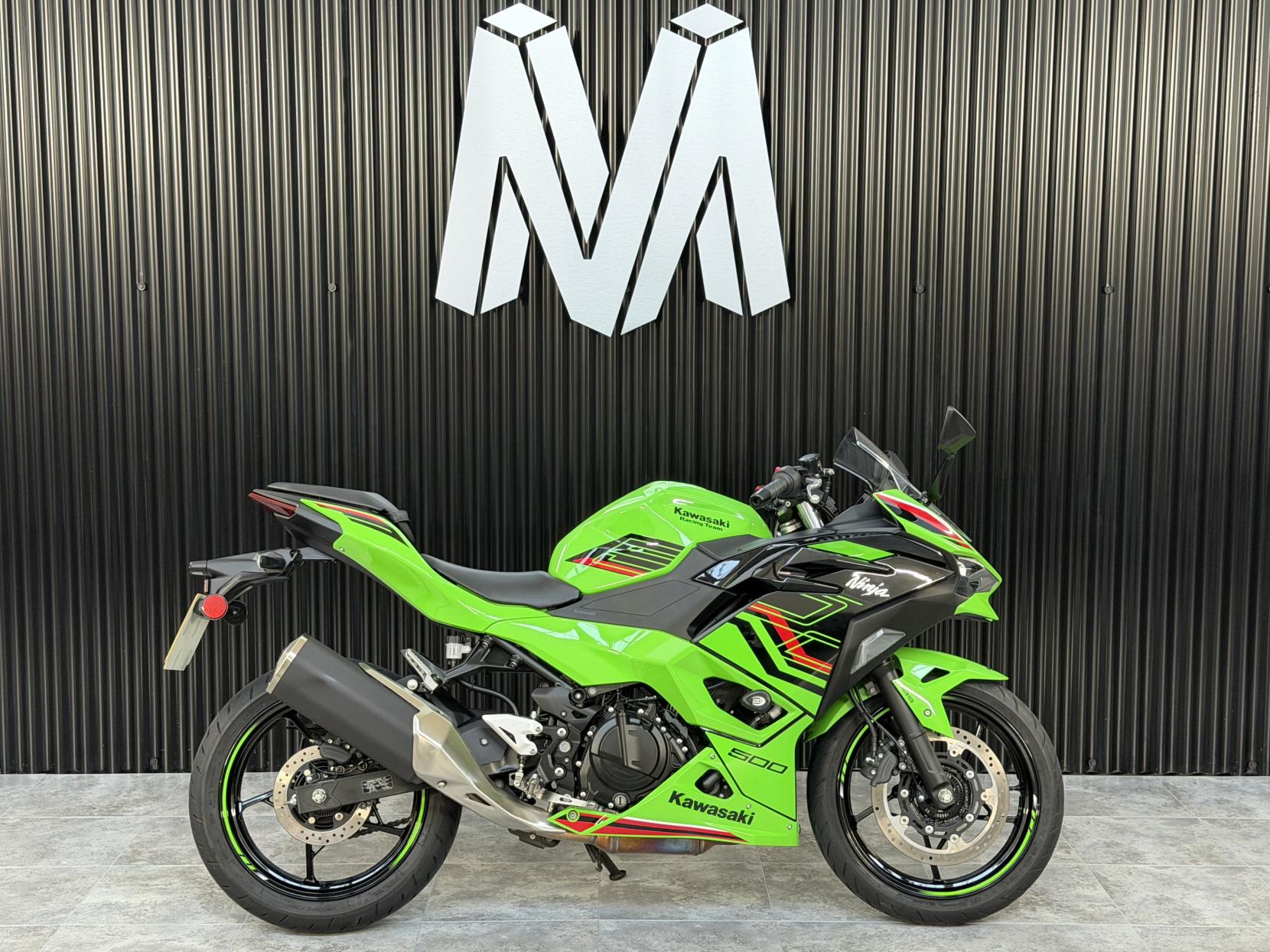 Kawasaki Ninja 500 500 SE Super Sports Petrol Manual Euro 5 (45 ps)