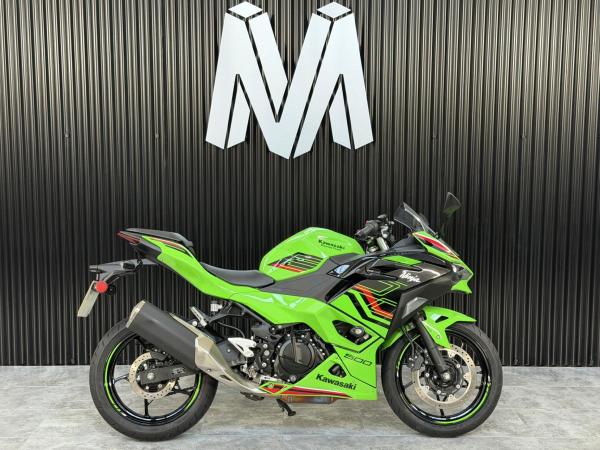 Kawasaki Ninja 500 500 SE Super Sports Petrol Manual Euro 5 (45 ps)