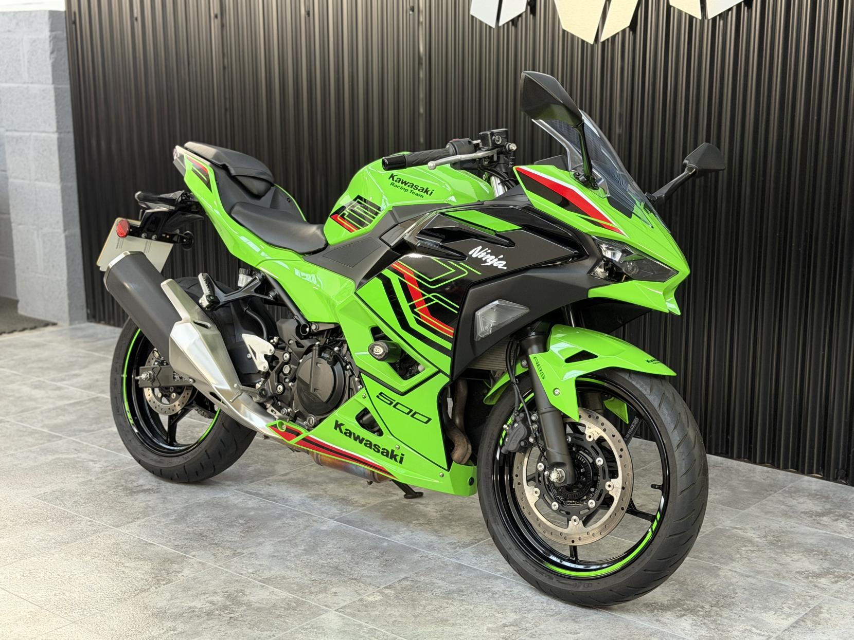 Kawasaki Ninja 500 500 SE Super Sports Petrol Manual Euro 5 (45 ps)