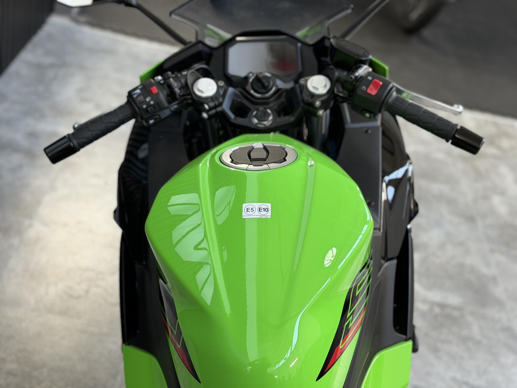 Kawasaki Ninja 500 500 SE Super Sports Petrol Manual Euro 5 (45 ps)