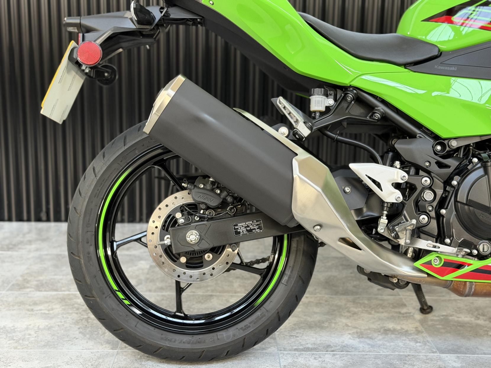 Kawasaki Ninja 500 500 SE Super Sports Petrol Manual Euro 5 (45 ps)