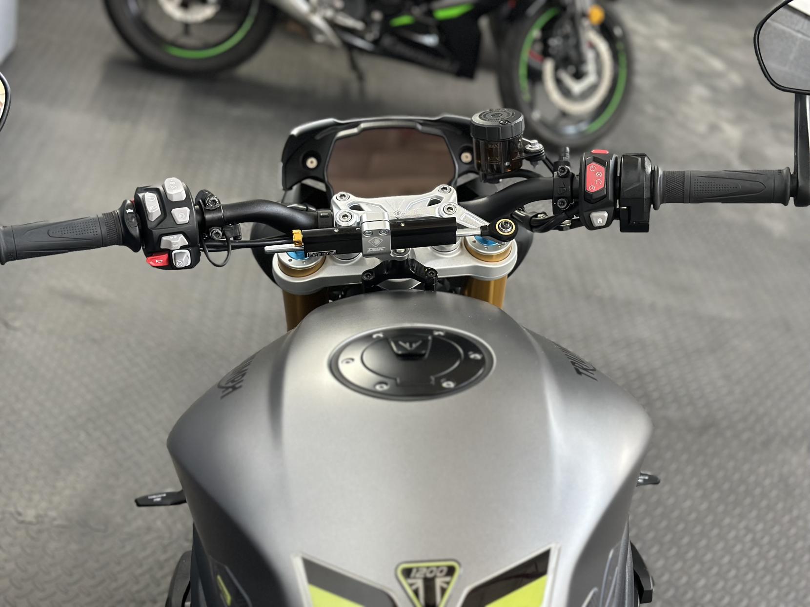 Triumph Speed Triple 1200 1160 RS Naked Petrol Manual Euro 5 (179 ps)