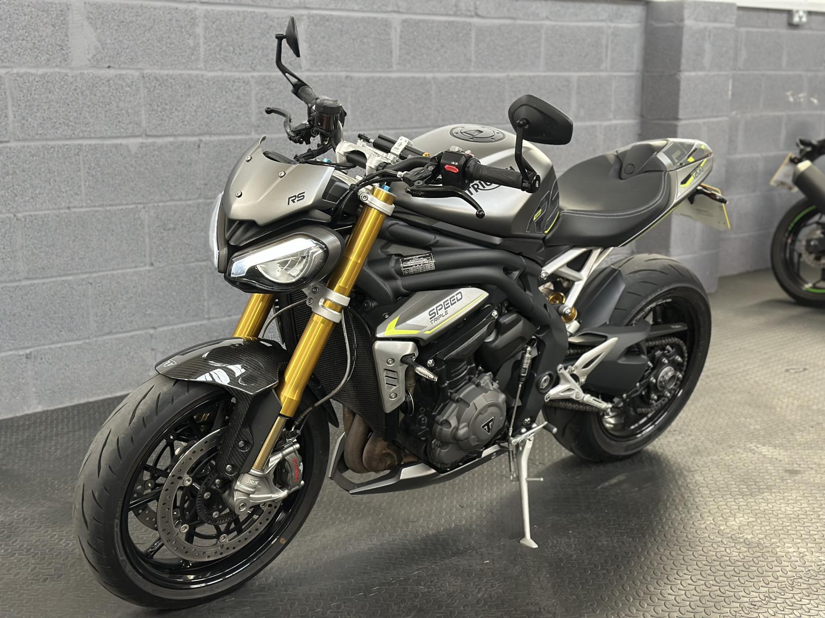 Triumph Speed Triple 1200 1160 RS Naked Petrol Manual Euro 5 (179 ps)