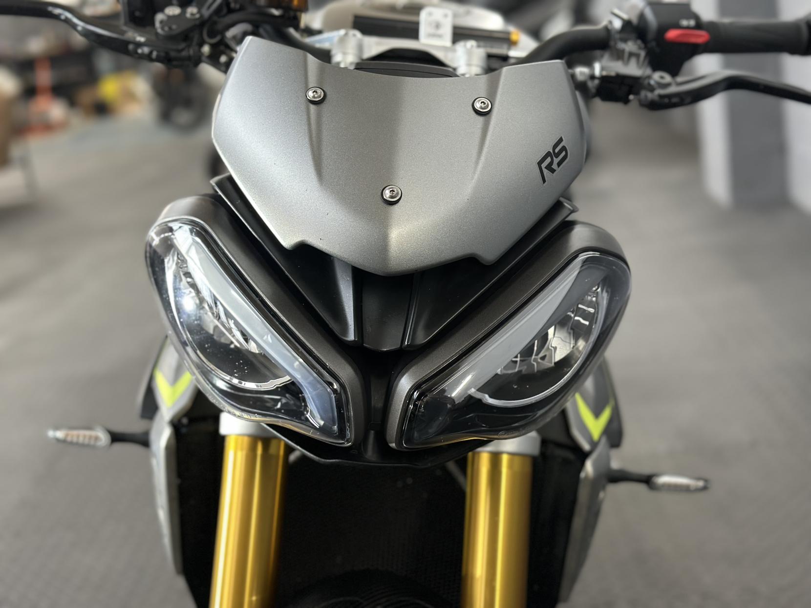 Triumph Speed Triple 1200 1160 RS Naked Petrol Manual Euro 5 (179 ps)