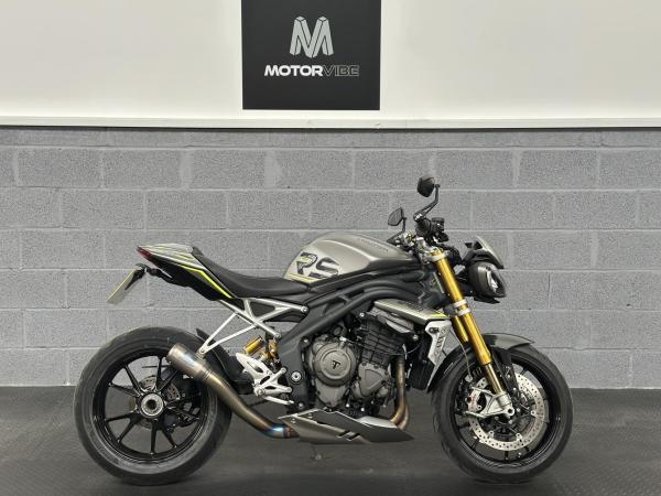 Triumph Speed Triple 1200 1160 RS Naked Petrol Manual Euro 5 (179 ps)