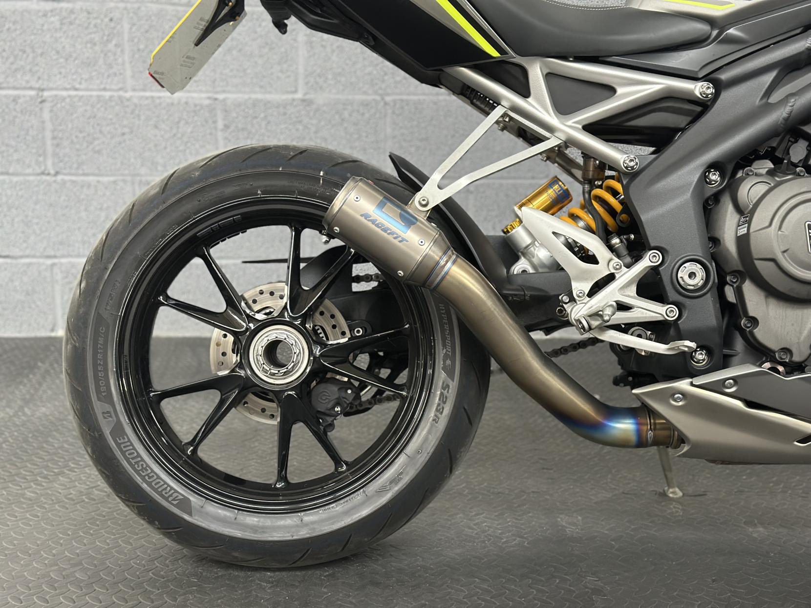 Triumph Speed Triple 1200 1160 RS Naked Petrol Manual Euro 5 (179 ps)