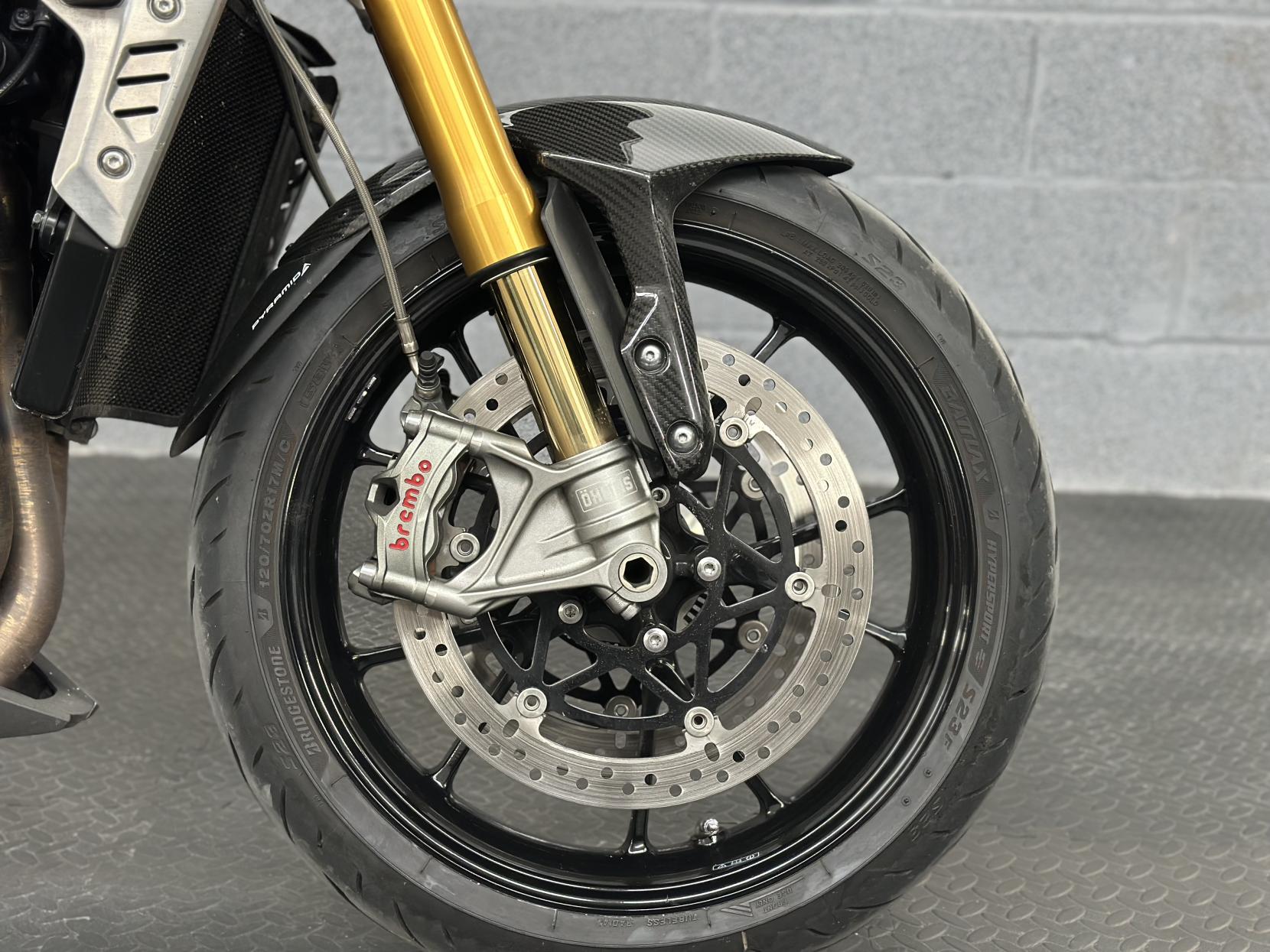 Triumph Speed Triple 1200 1160 RS Naked Petrol Manual Euro 5 (179 ps)