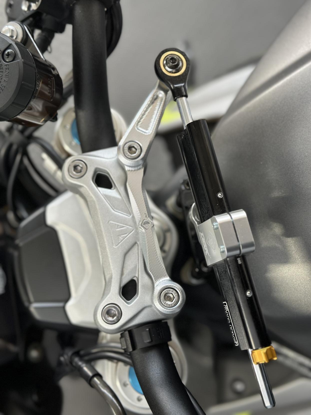 Triumph Speed Triple 1200 1160 RS Naked Petrol Manual Euro 5 (179 ps)