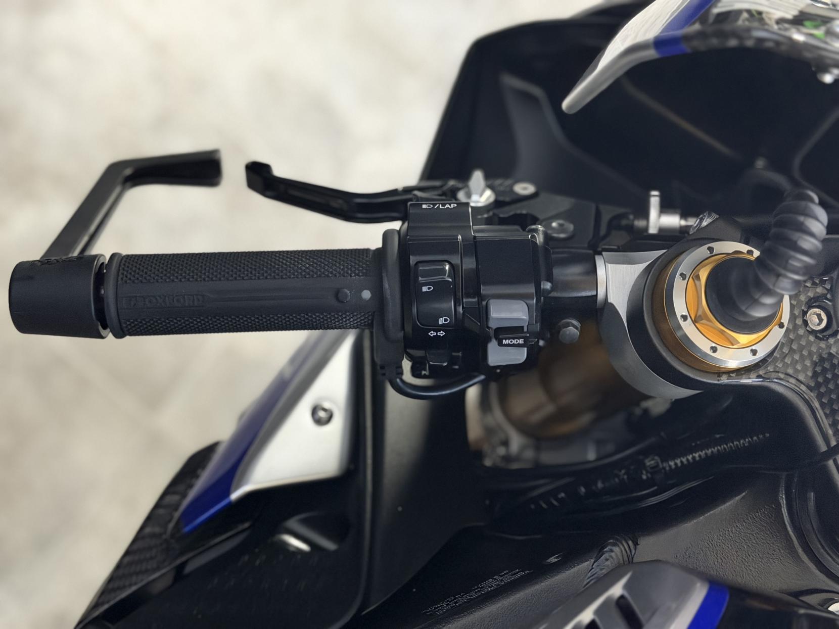 Yamaha R1M 1000 Super Sports Petrol Manual Euro 4 (200 ps)