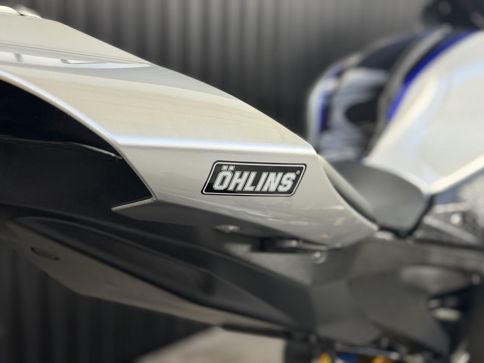 Yamaha R1M 1000 Super Sports Petrol Manual Euro 4 (200 ps)