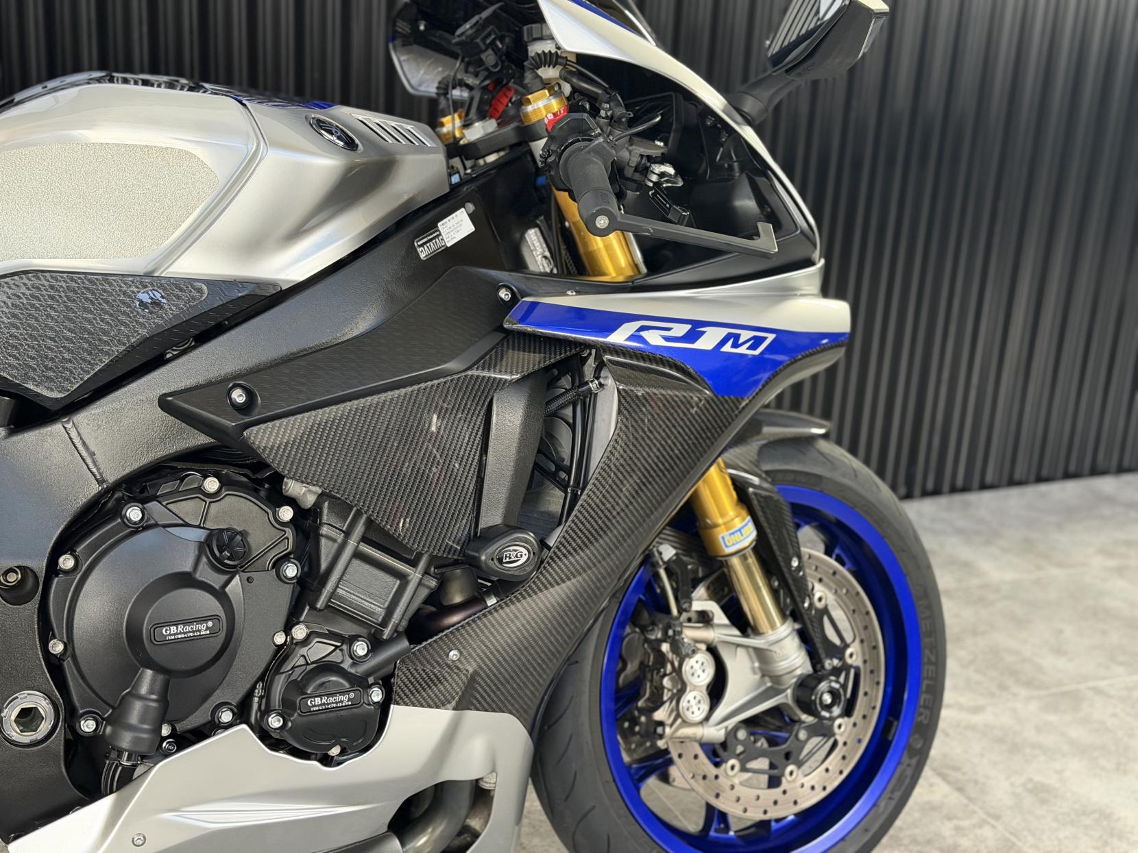 Yamaha R1M 1000 Super Sports Petrol Manual Euro 4 (200 ps)