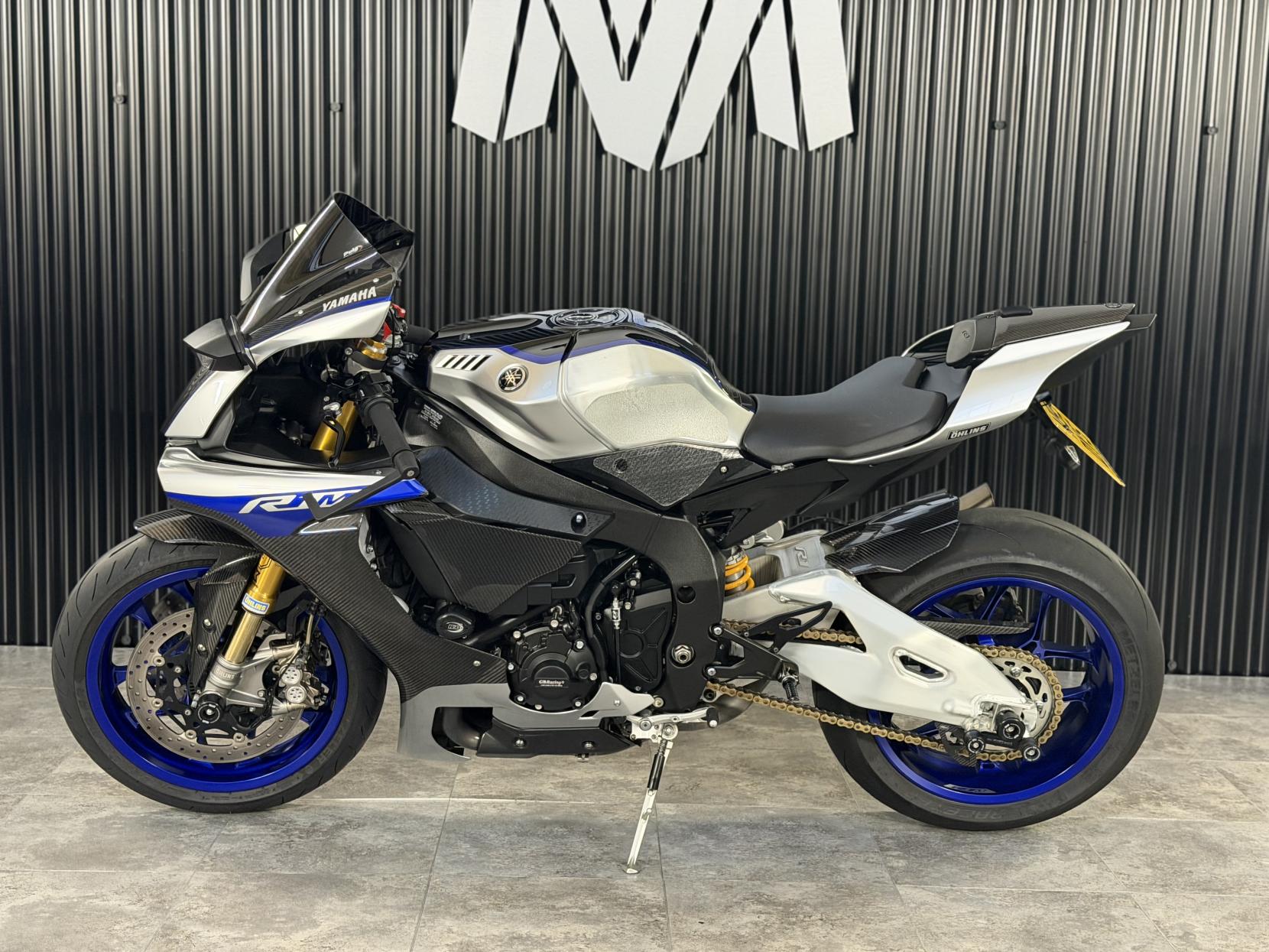 Yamaha R1M 1000 Super Sports Petrol Manual Euro 4 (200 ps)