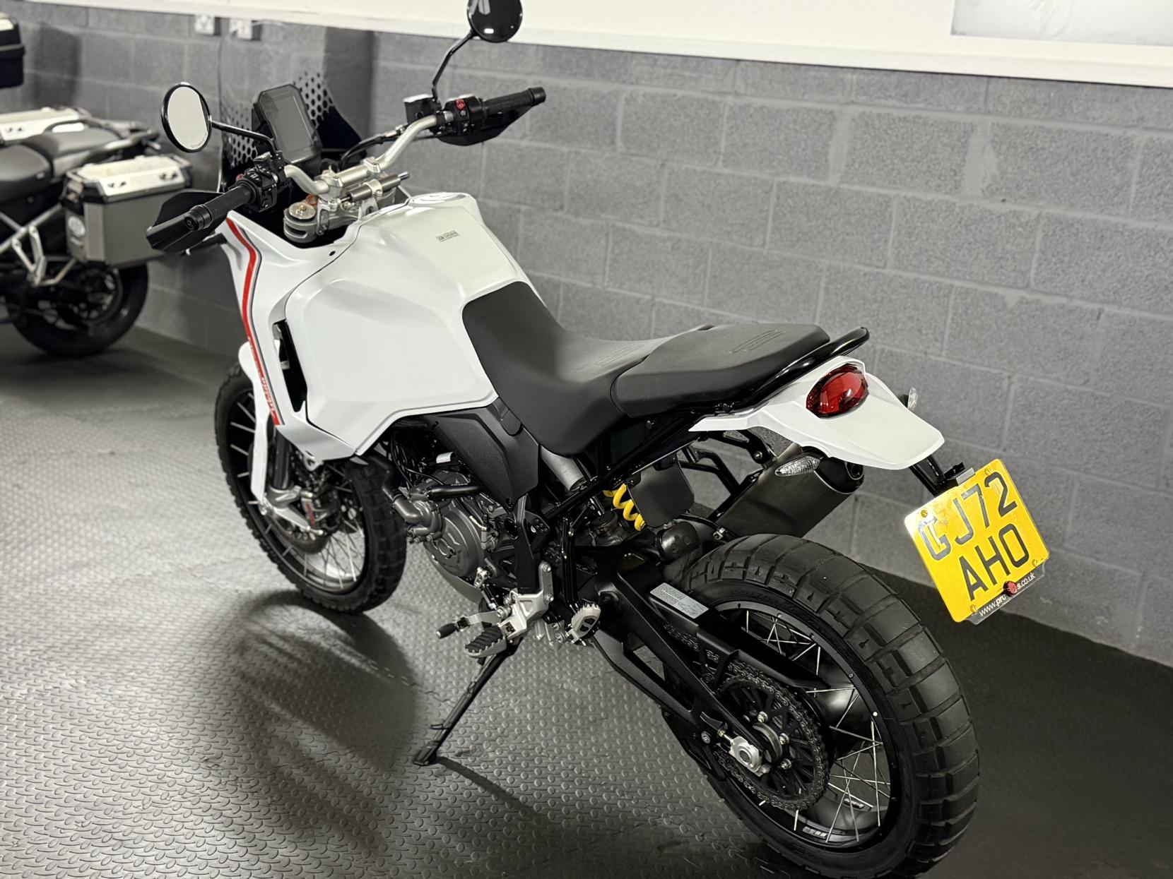 Ducati DesertX 937 Adventure Petrol Ducati Quick Shift Euro 5 (110 ps)