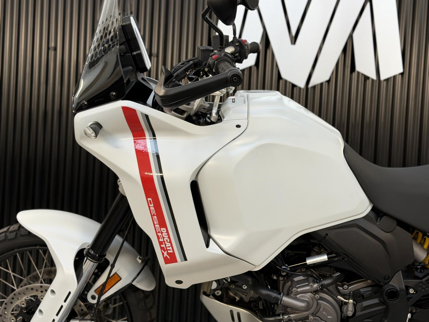 Ducati DesertX 937 Adventure Petrol Ducati Quick Shift Euro 5 (110 ps)