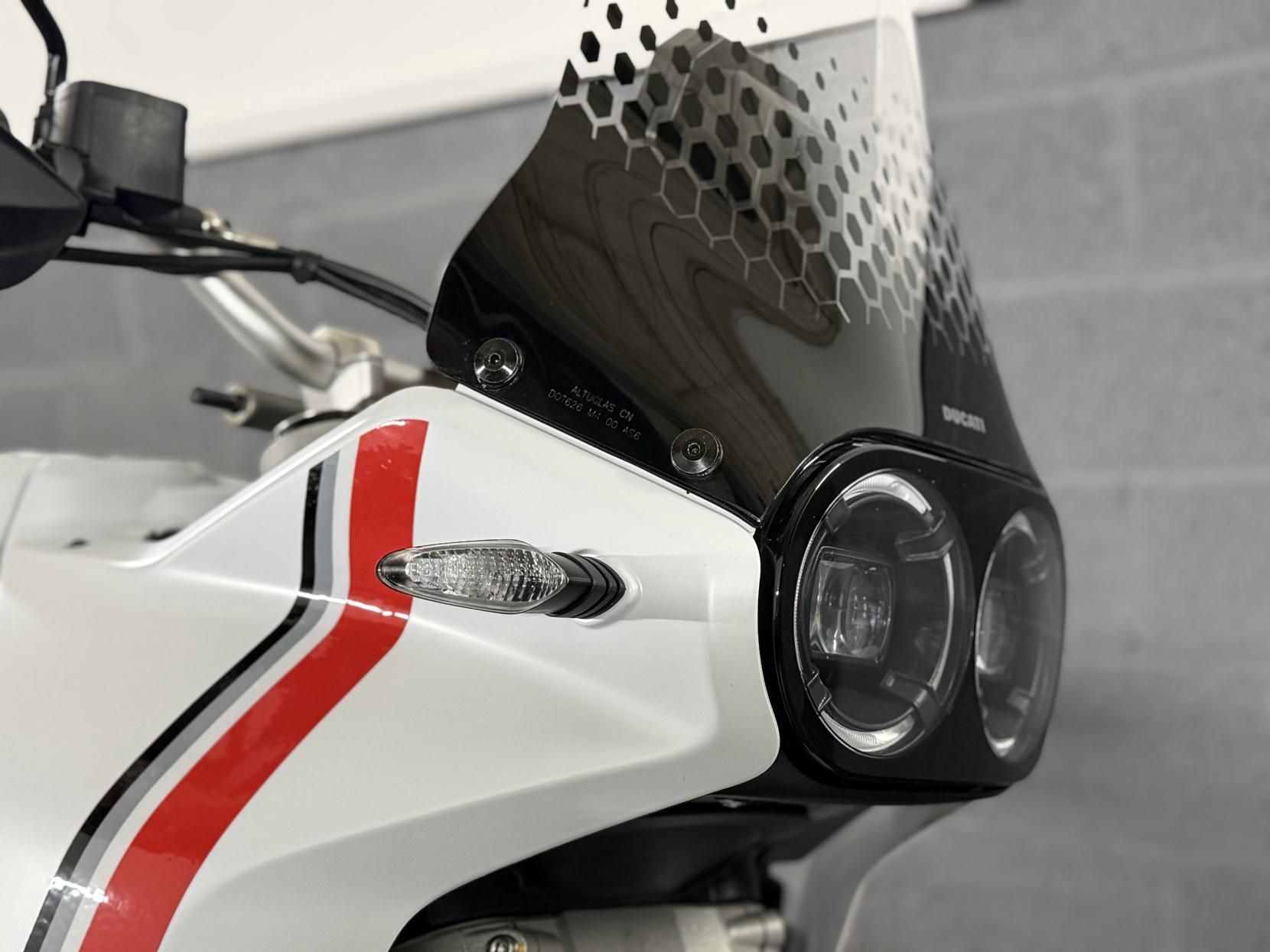 Ducati DesertX 937 Adventure Petrol Ducati Quick Shift Euro 5 (110 ps)