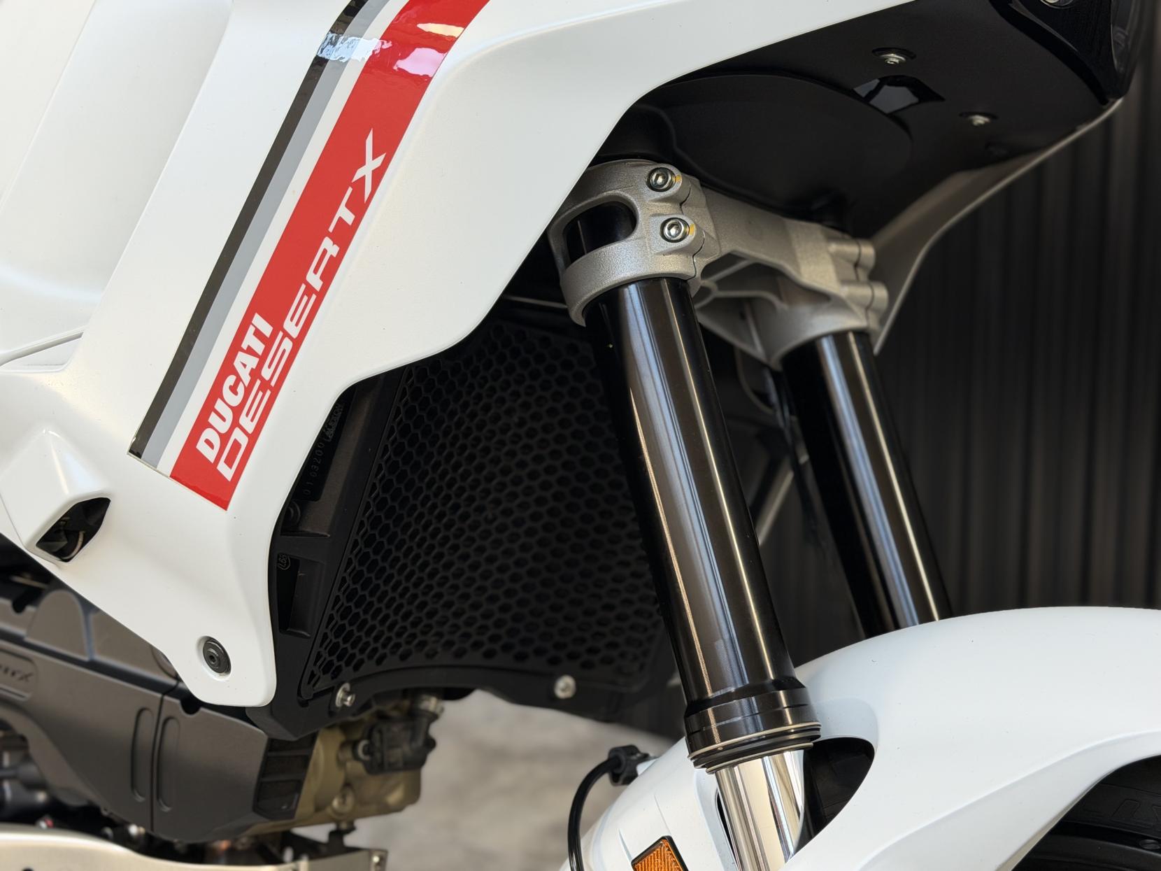 Ducati DesertX 937 Adventure Petrol Ducati Quick Shift Euro 5 (110 ps)