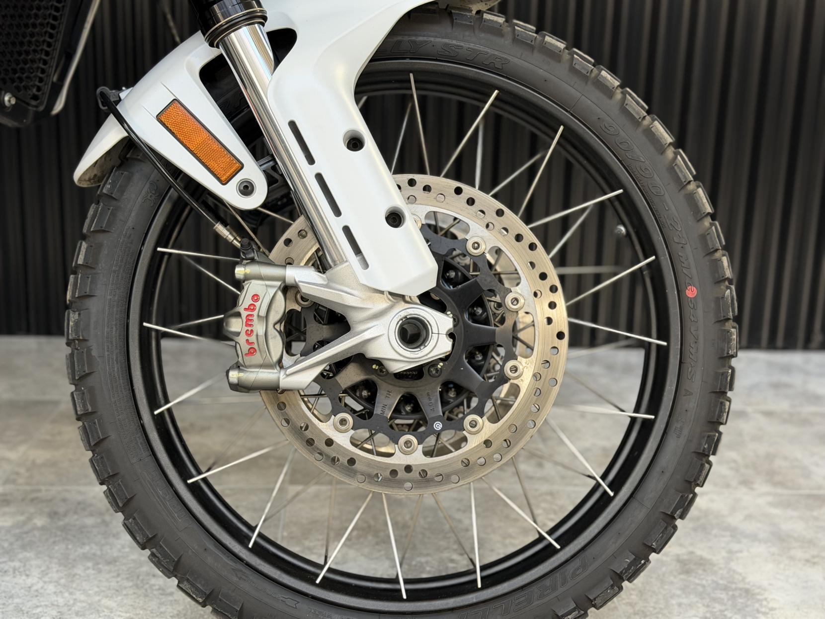 Ducati DesertX 937 Adventure Petrol Ducati Quick Shift Euro 5 (110 ps)