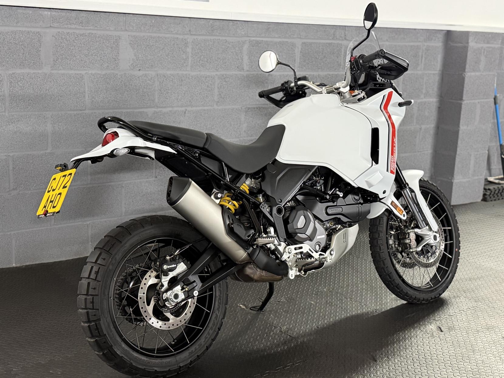 Ducati DesertX 937 Adventure Petrol Ducati Quick Shift Euro 5 (110 ps)