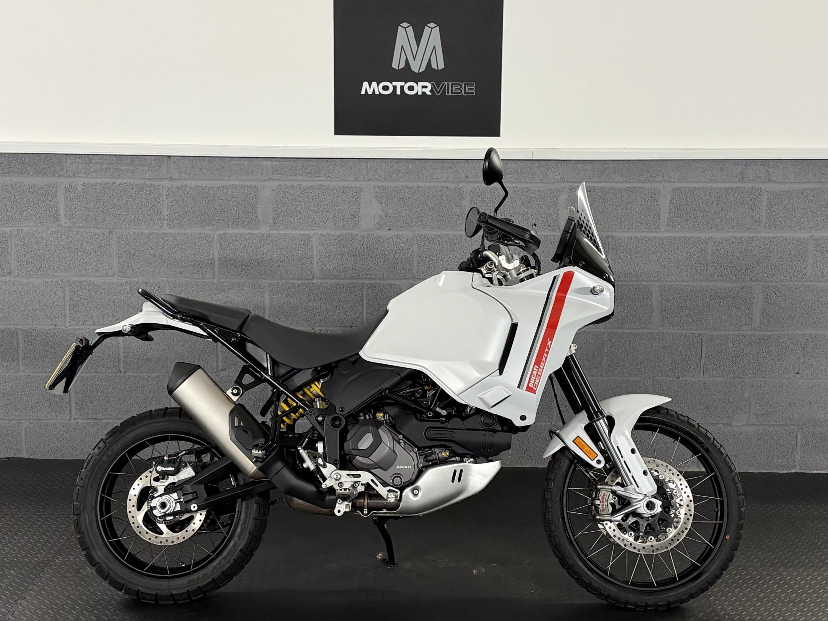 Ducati DesertX 937 Adventure Petrol Ducati Quick Shift Euro 5 (110 ps)