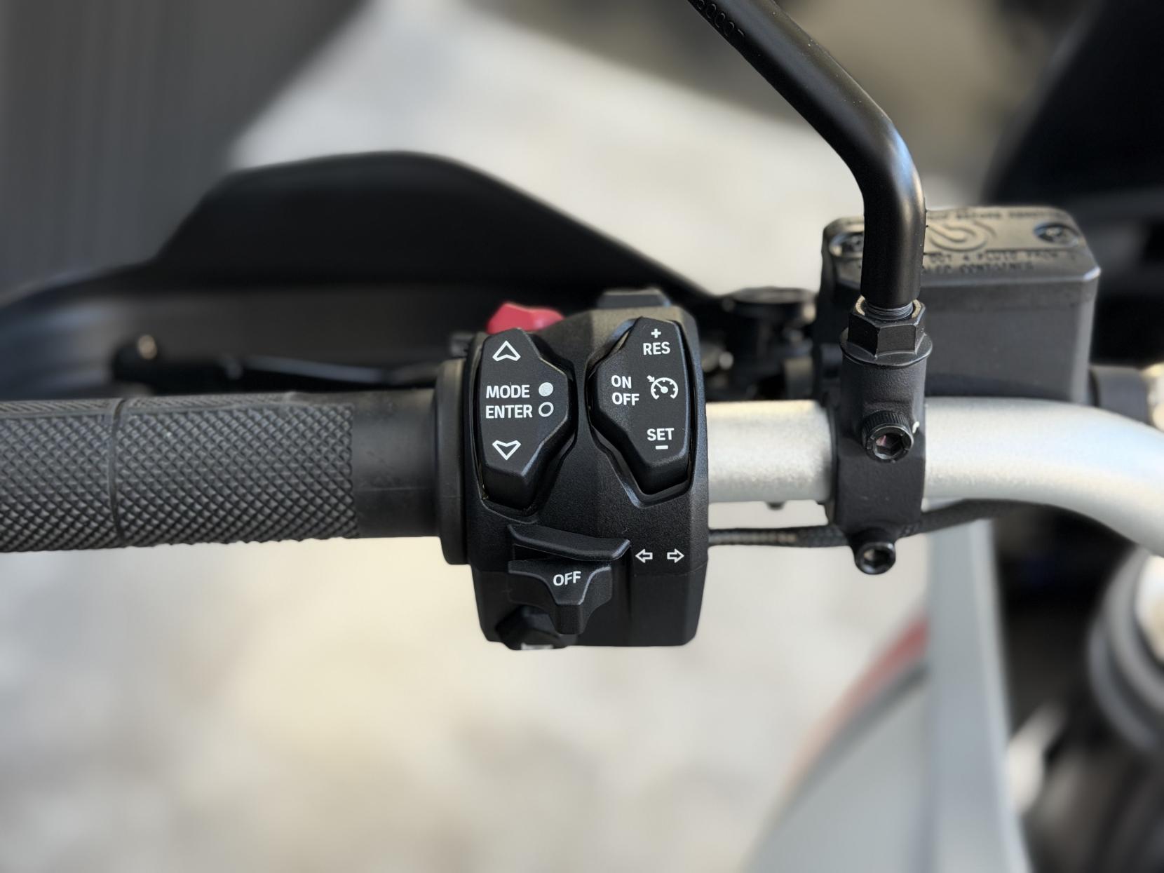 Ducati DesertX 937 Adventure Petrol Ducati Quick Shift Euro 5 (110 ps)