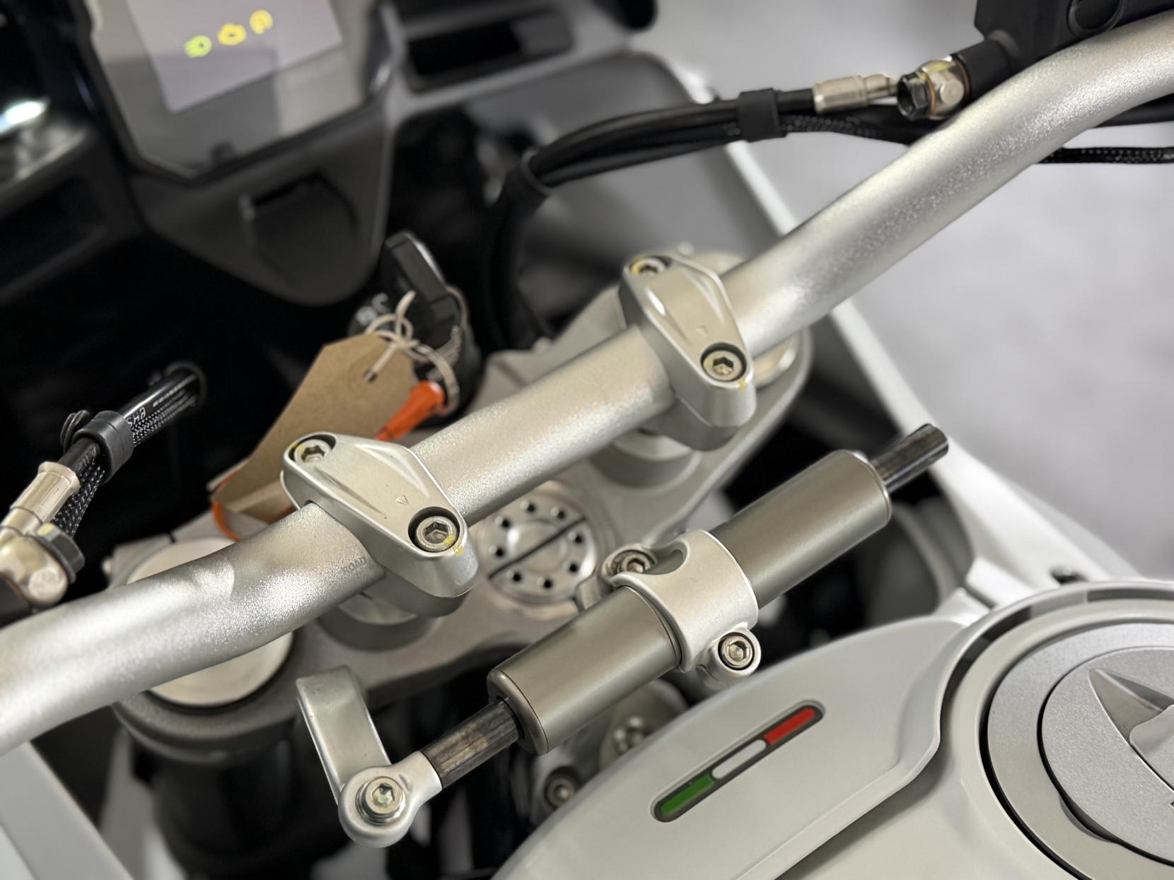 Ducati DesertX 937 Adventure Petrol Ducati Quick Shift Euro 5 (110 ps)