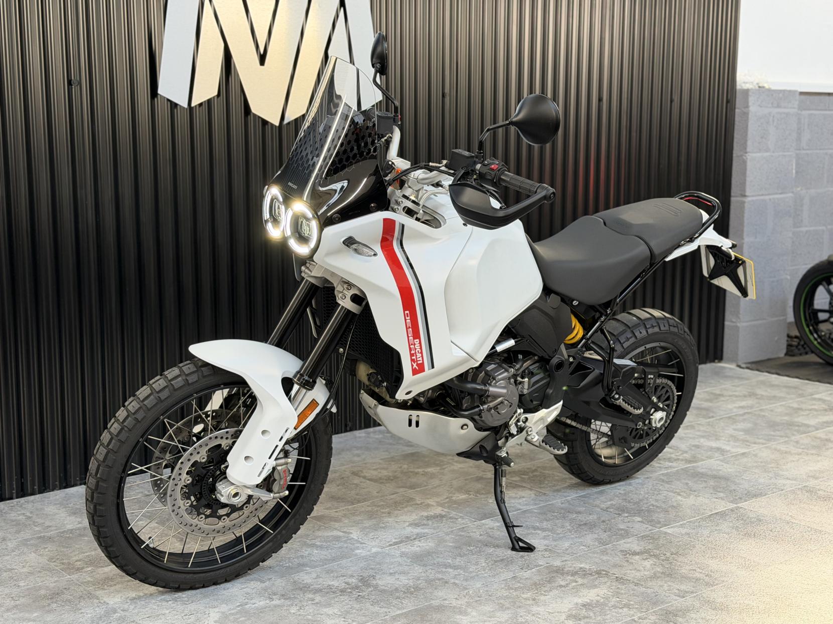 Ducati DesertX 937 Adventure Petrol Ducati Quick Shift Euro 5 (110 ps)
