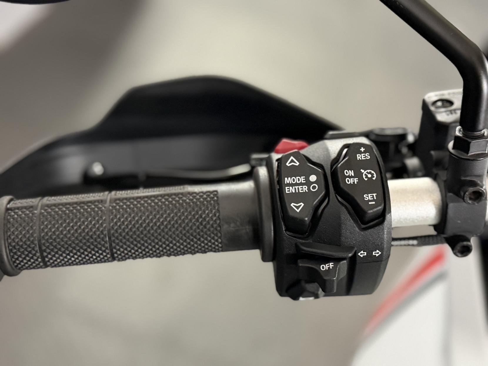 Ducati DesertX 937 Adventure Petrol Ducati Quick Shift Euro 5 (110 ps)